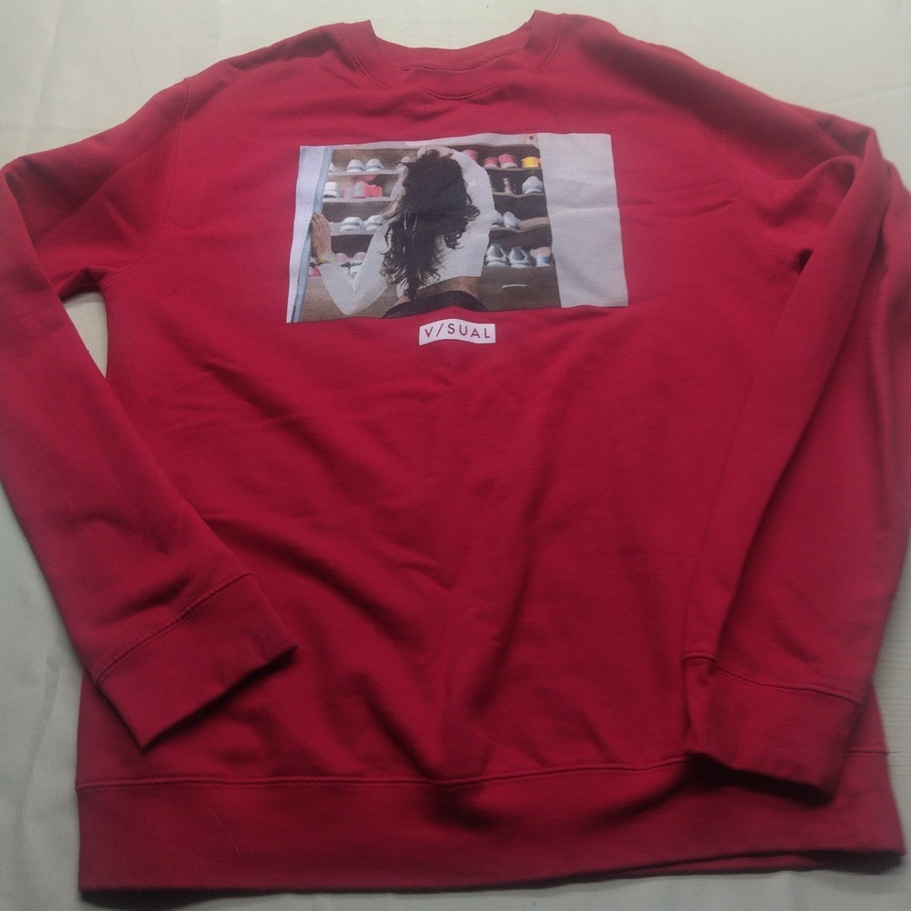 V/SUAL by Van Styles Red Graphic Crewneck Sweatshirt Medium